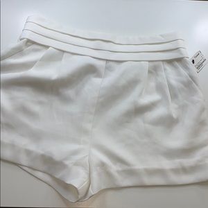NWT F21 White Shorts 💫